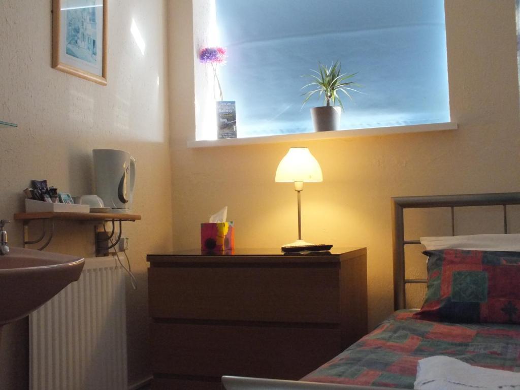Leonardos pensión Swansea Habitación foto
